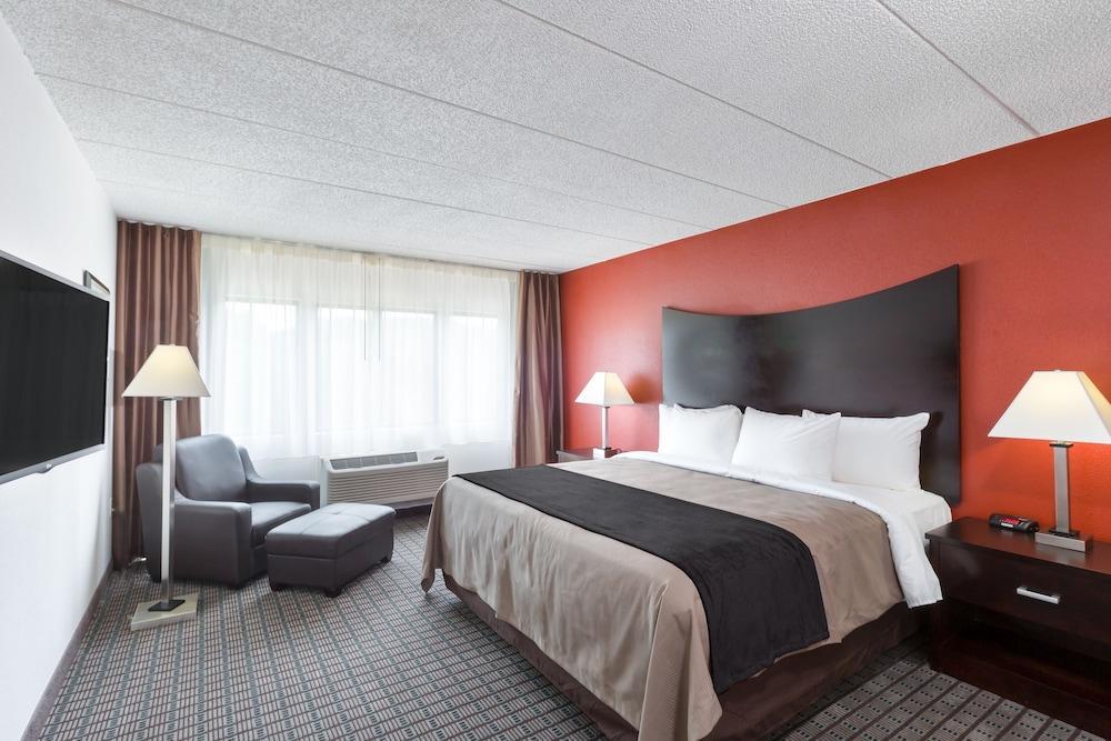 Clarion Hotel & Suites BWI Airport North Балтимор Экстерьер фото