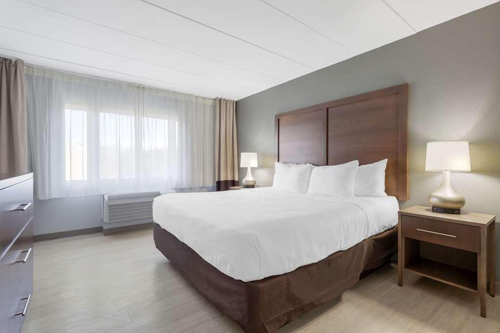 Clarion Hotel & Suites BWI Airport North Балтимор Номер фото