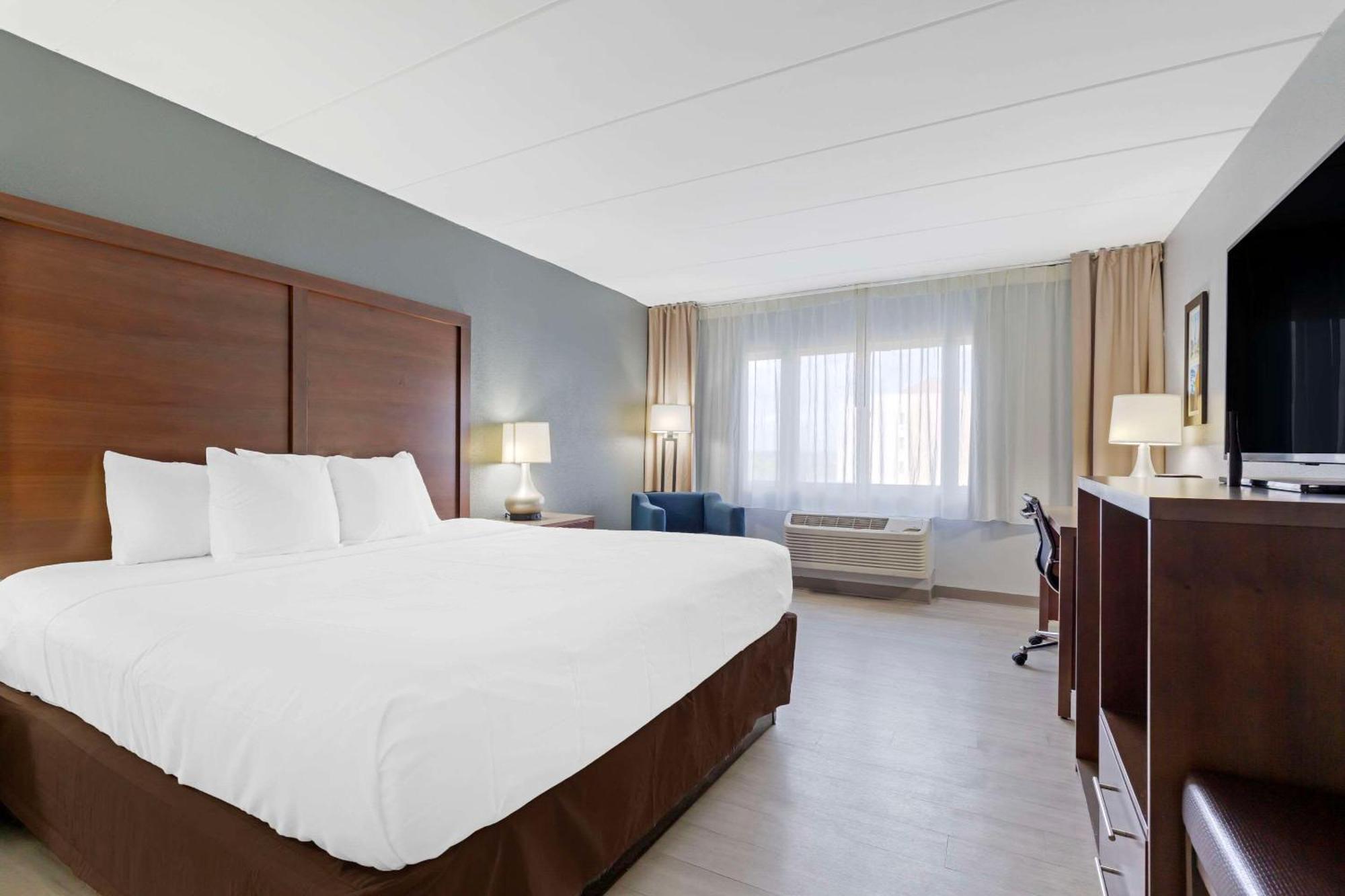 Clarion Hotel & Suites BWI Airport North Балтимор Экстерьер фото