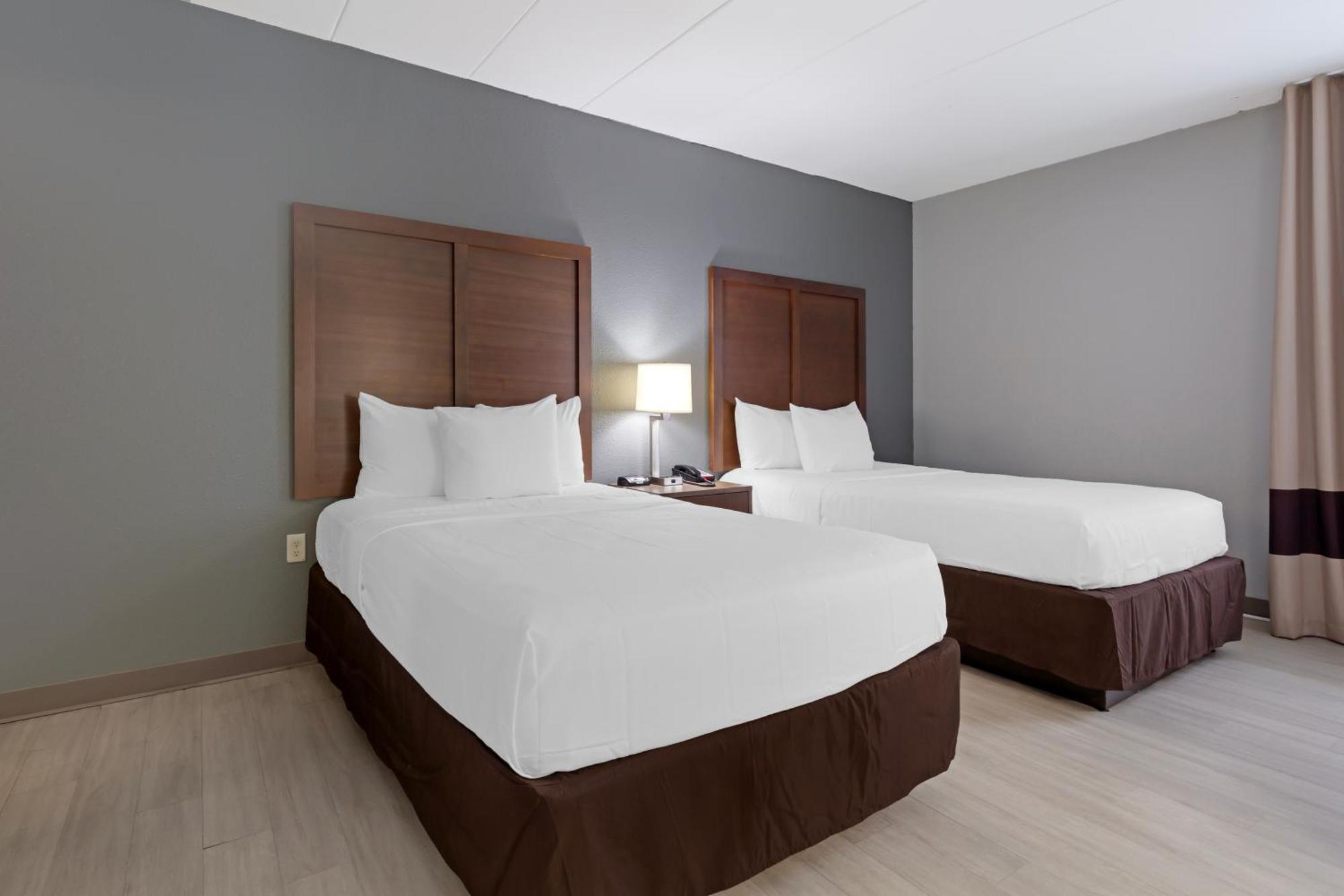 Clarion Hotel & Suites BWI Airport North Балтимор Экстерьер фото