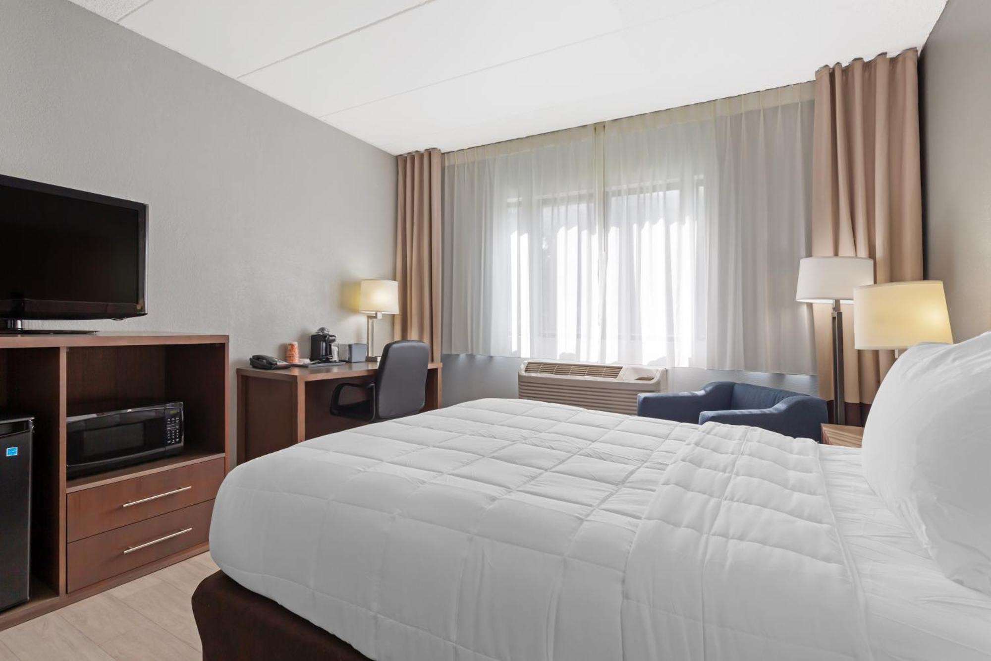 Clarion Hotel & Suites BWI Airport North Балтимор Экстерьер фото