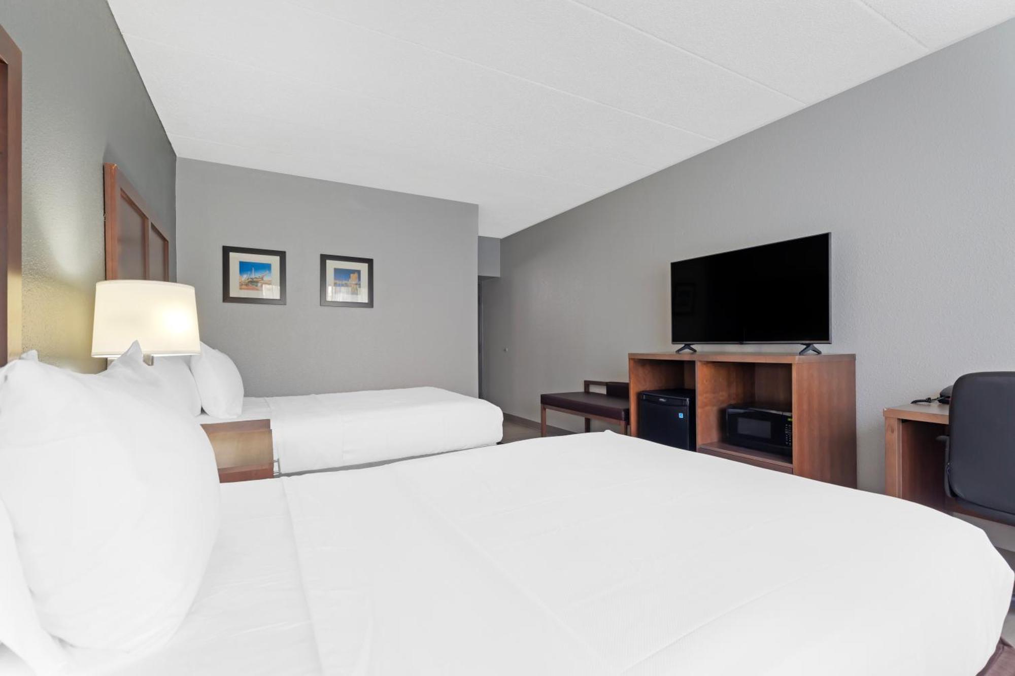 Clarion Hotel & Suites BWI Airport North Балтимор Экстерьер фото