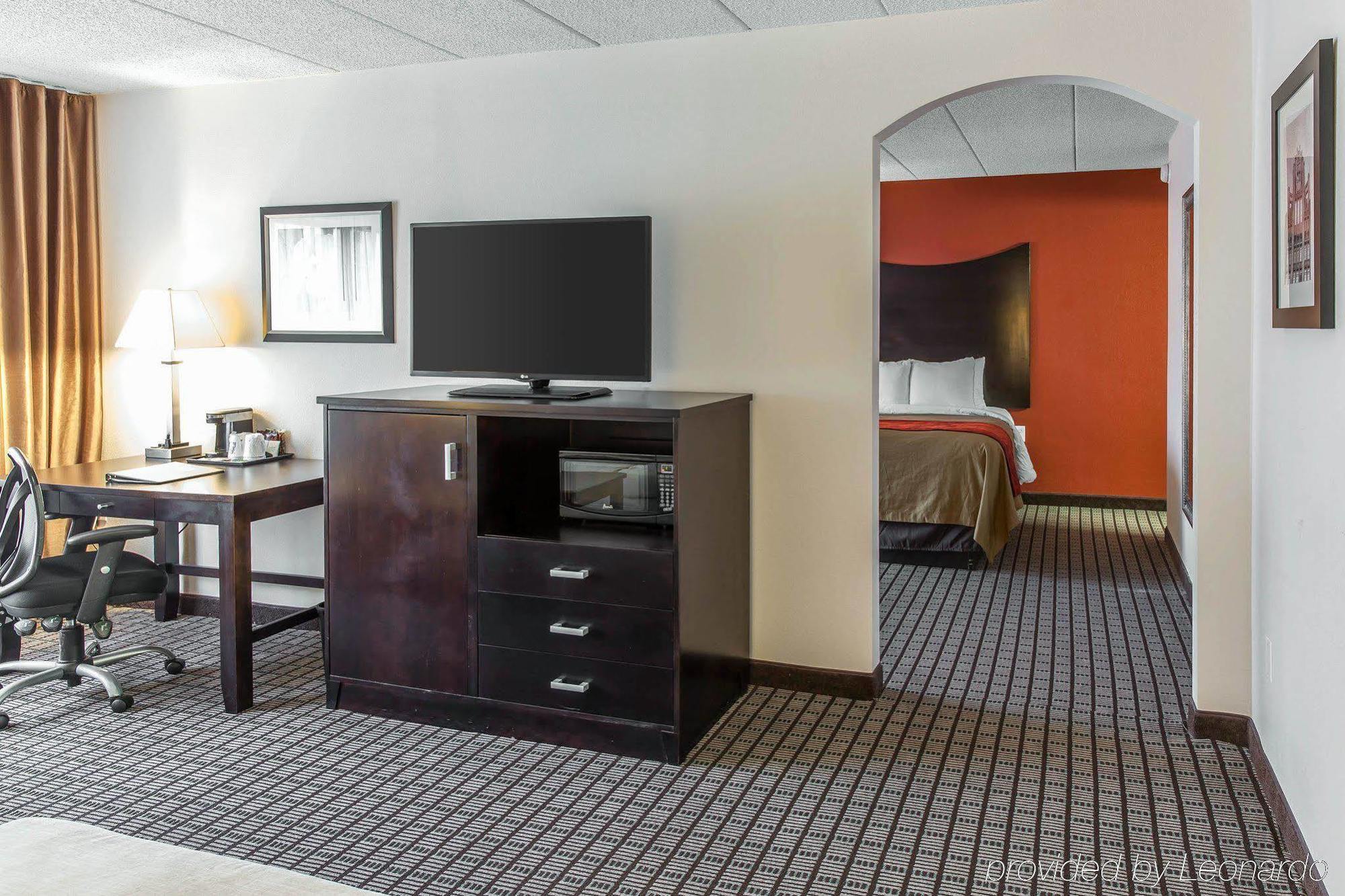 Clarion Hotel & Suites BWI Airport North Балтимор Экстерьер фото