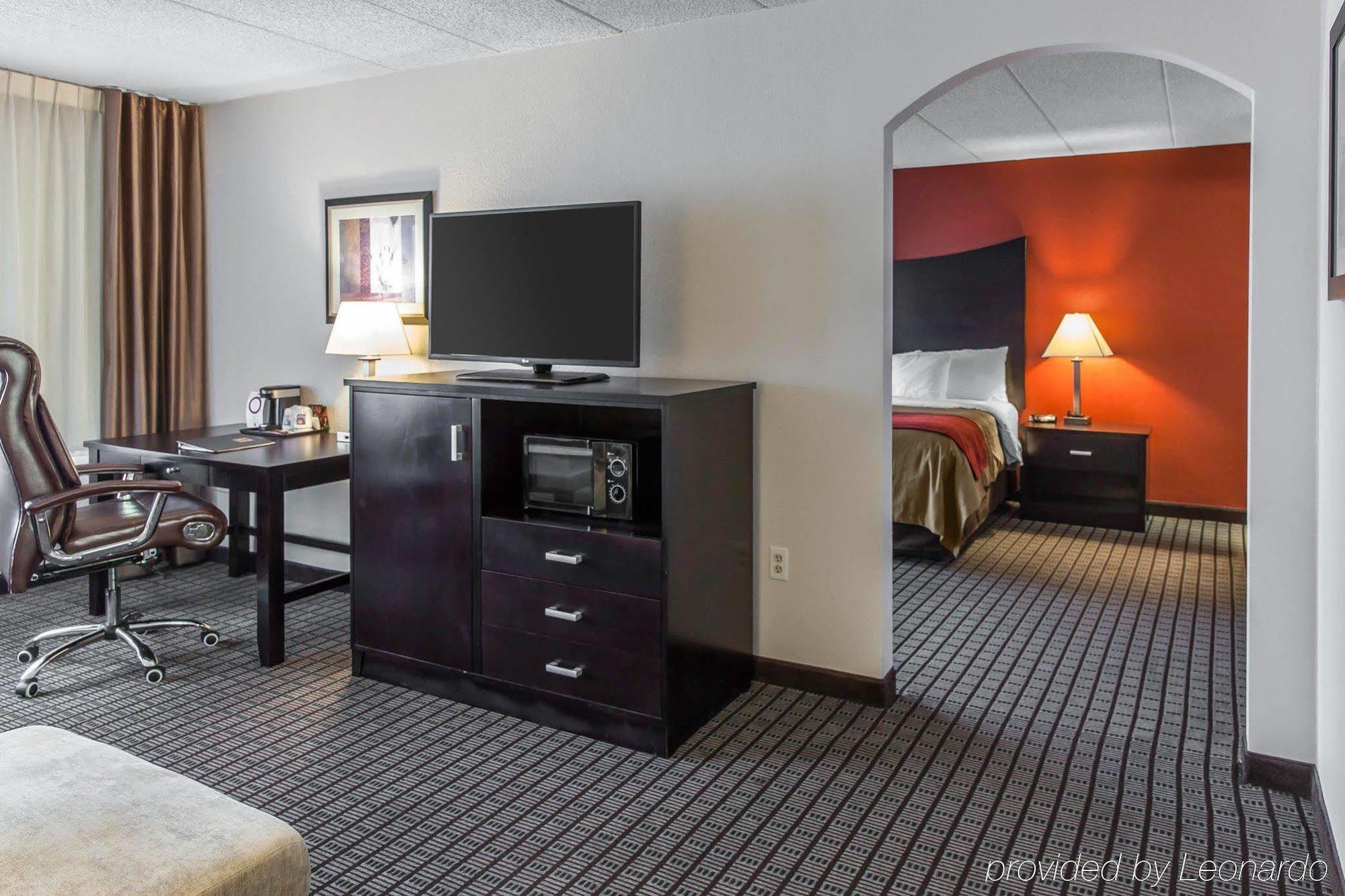 Clarion Hotel & Suites BWI Airport North Балтимор Экстерьер фото
